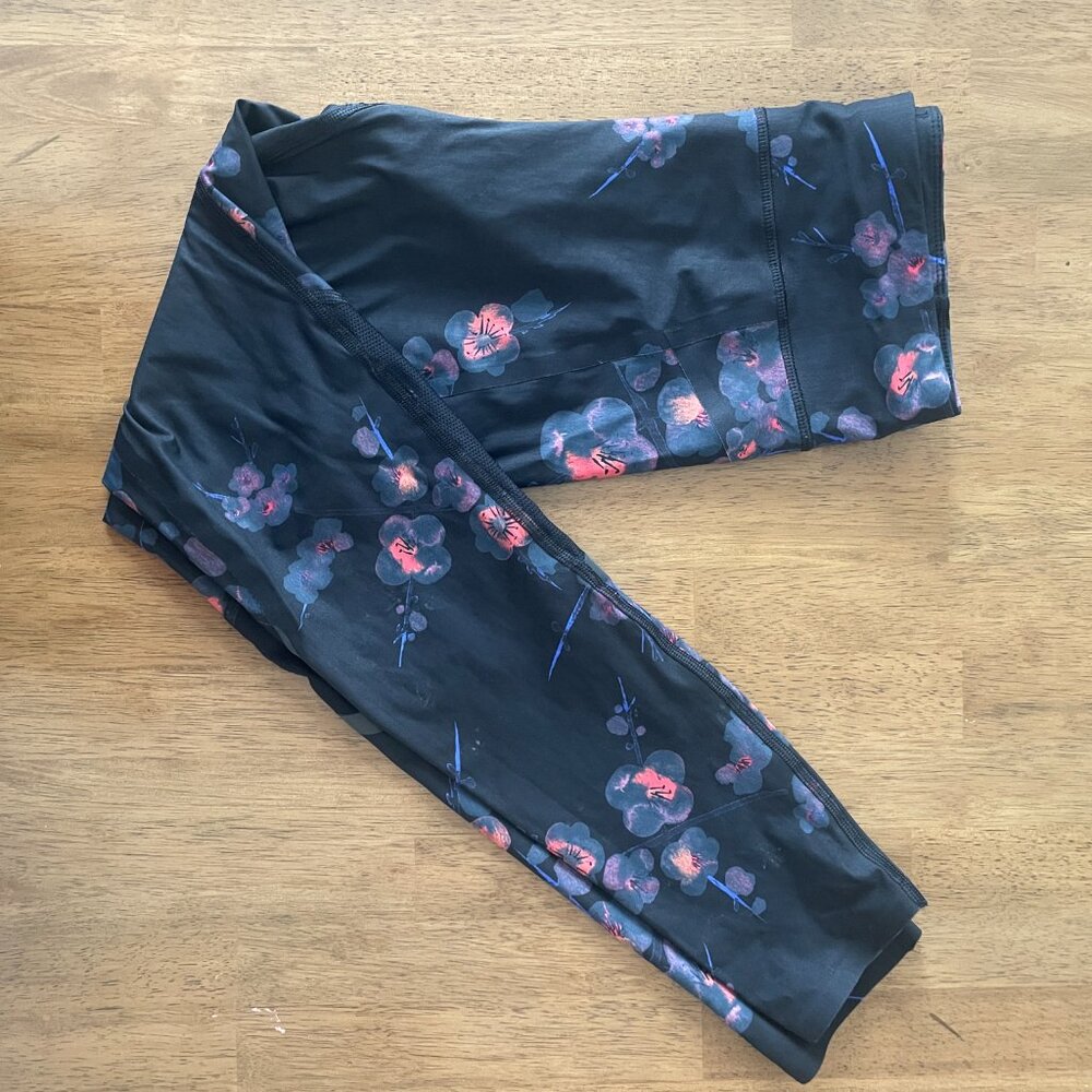 Sweaty Betty Floral Leggings, Black Floral, Size S Short